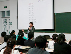 邱凤莲老师指导《数字歌》的诵读